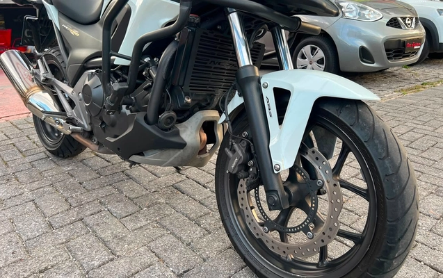 imagem-https://www.socarrao.com.br/sc-vehicle-images-prod/3209491/1786651959336-V2hhdHNBcHAgSW1hZ2UgMjAyNi0wOC0xMyBhdCAxNy4wMy41Ny5qcGVn.jpeg