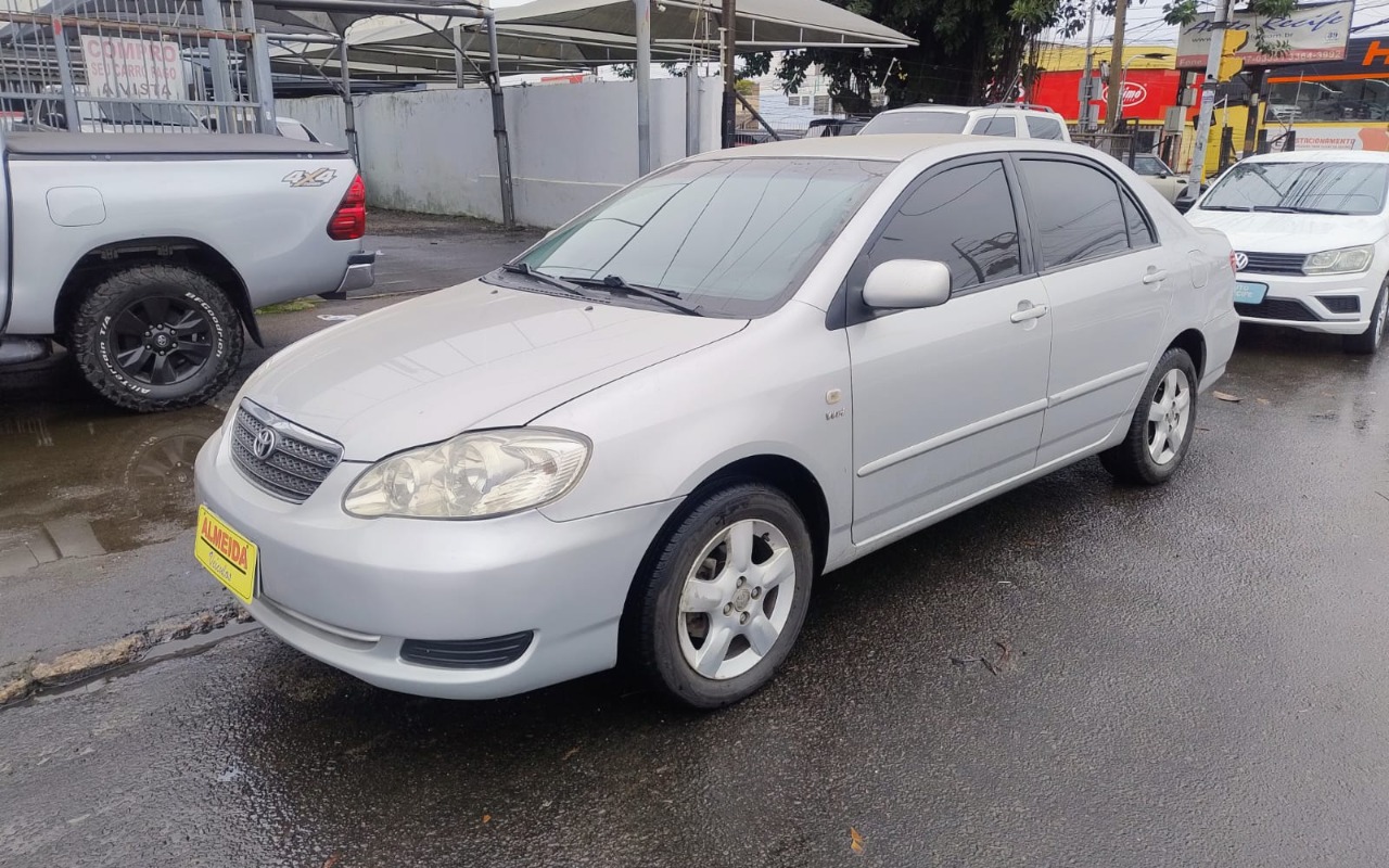 Toyota Corolla 2005 Prata — foto 1 de 3