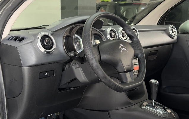 imagem-https://www.socarrao.com.br/sc-vehicle-images-prod/3209725/1786652509191-003_1786df258eb5c48a7d13bd4c7125fe67.jpeg