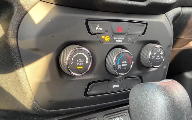 imagem-https://www.socarrao.com.br/sc-vehicle-images-prod/3210271/1790000791860-8378588_13_B_883ef47133.jpeg