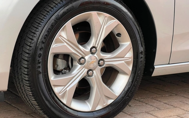 imagem-https://www.socarrao.com.br/sc-vehicle-images-prod/3210403/1786654285045-V2hhdHNBcHAgSW1hZ2UgMjAyNi0wOC0xMyBhdCAxNi41NC4yOS5qcGVn.jpeg