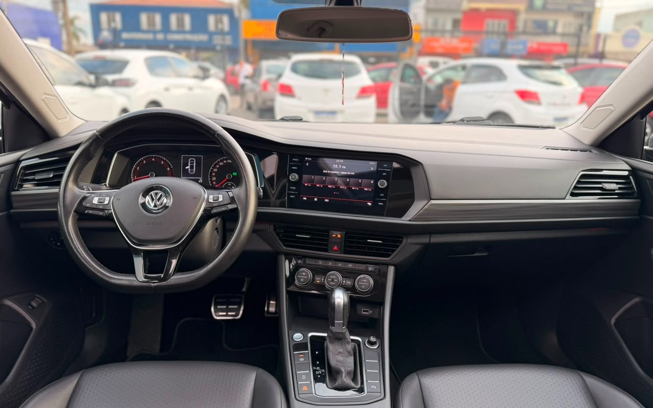 imagem-https://www.socarrao.com.br/sc-vehicle-images-prod/3210575/1786654606104-V2hhdHNBcHAgSW1hZ2UgMjAyNi0wOC0xMyBhdCAxNi41MS4xOS5qcGVn.jpeg