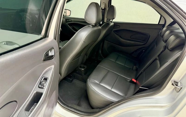 imagem-https://www.socarrao.com.br/sc-vehicle-images-prod/3210656/1787092671955-8378684_13_B_ed69521041.jpeg