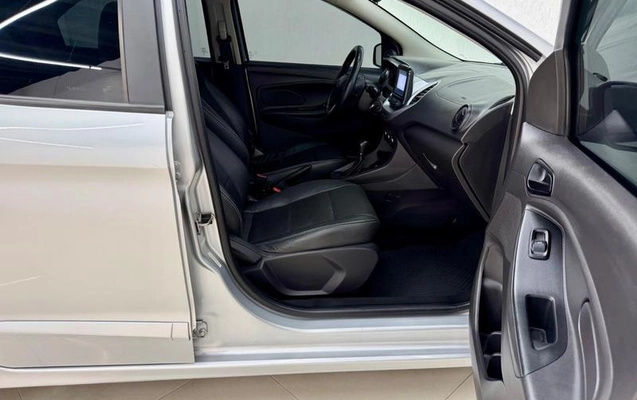 imagem-https://www.socarrao.com.br/sc-vehicle-images-prod/3210656/1787092671960-8378684_18_B_84b3fc5716.jpeg