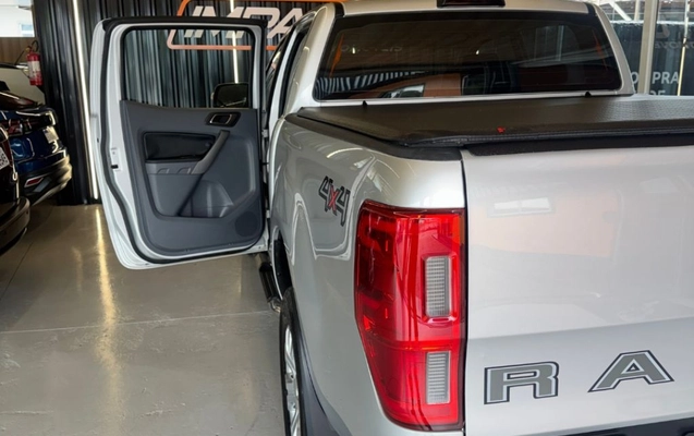 imagem-https://www.socarrao.com.br/sc-vehicle-images-prod/3210658/1786655263991-gb-ae16b85.jpg
