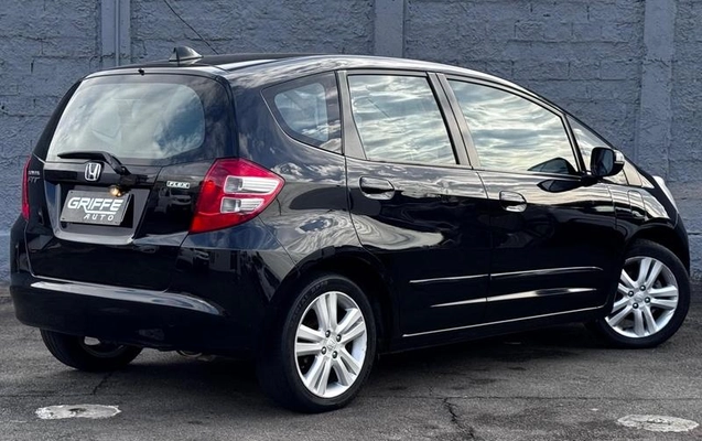 imagem-https://www.socarrao.com.br/sc-vehicle-images-prod/3211757/1786661328174-8360425_3_B_c869d6c2d4.jpeg