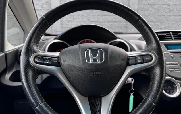 imagem-https://www.socarrao.com.br/sc-vehicle-images-prod/3211757/1786661328181-8360425_9_B_516c1cae63.jpeg