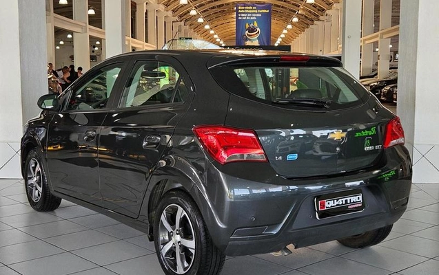 imagem-https://www.socarrao.com.br/sc-vehicle-images-prod/3212212/1788033133677-8378937_1_B_e34b4b833f.jpeg