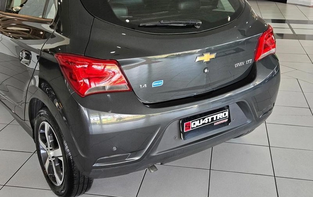 imagem-https://www.socarrao.com.br/sc-vehicle-images-prod/3212212/1788033133702-8378937_18_B_152960dd62.jpeg