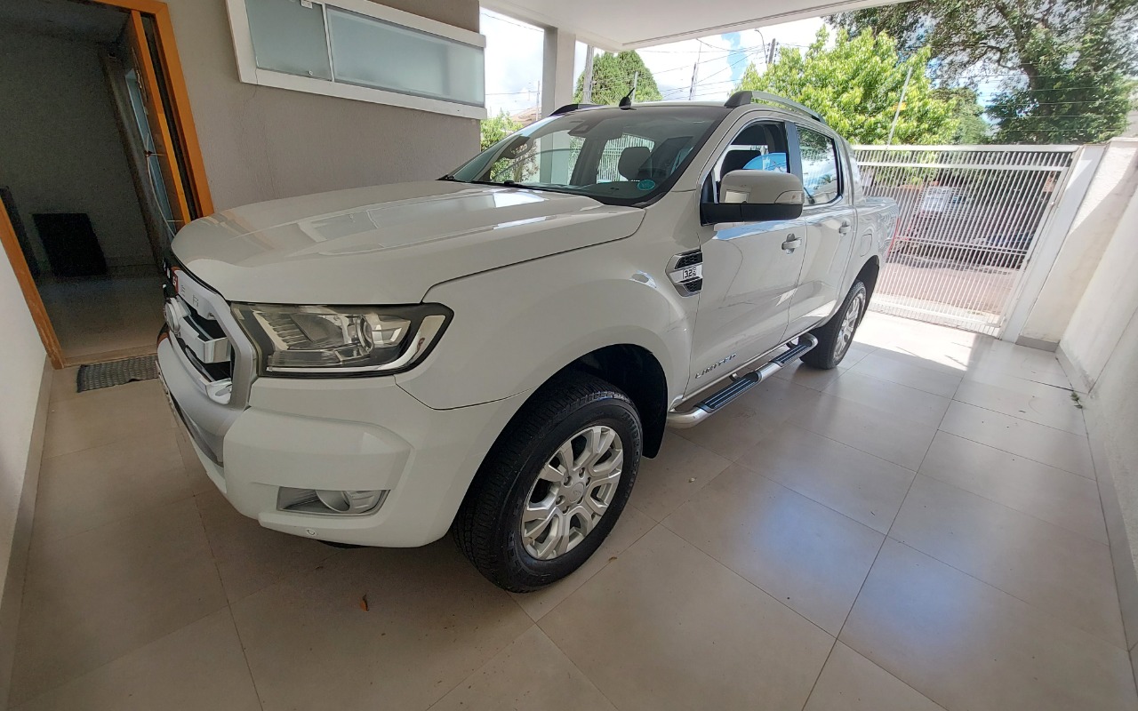 imagem-https://www.socarrao.com.br/sc-vehicle-images-prod/3212909/1786662783366-MjAyNjAyMjdfMTMyNzM2LmpwZw.jpg