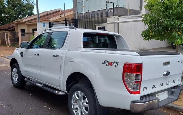 imagem-https://www.socarrao.com.br/sc-vehicle-images-prod/3212909/1786662783644-MjAyMzA0MDFfMTcxNzQ2LmpwZw.jpg