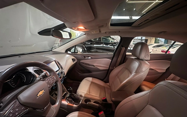 imagem-https://www.socarrao.com.br/sc-vehicle-images-prod/3213977/1786665436081-6f27d713c93d4b9aad13db01b8a75978_1786665359025.jpg