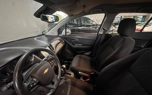 imagem-https://www.socarrao.com.br/sc-vehicle-images-prod/3214032/1786665676058-476dfa2ca3b047aabbc47e18ede985f7_1786665621240.jpg