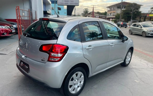 imagem-https://www.socarrao.com.br/sc-vehicle-images-prod/3214263/1787929293226-148cd93957d2462b80936558ff0bac09_1786666196217.jpg