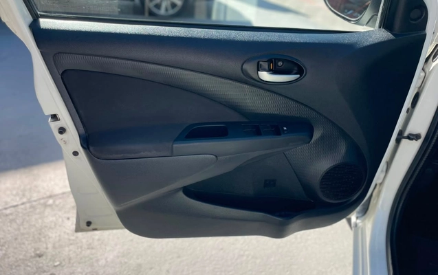 imagem-https://www.socarrao.com.br/sc-vehicle-images-prod/3214551/1786667324041-87c1764de7904951a7ca5181460198b7_1786667042542.jpg