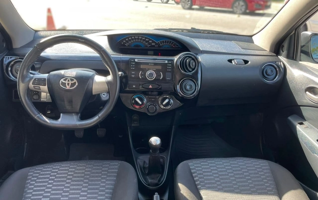 imagem-https://www.socarrao.com.br/sc-vehicle-images-prod/3214551/1786667324042-842f6417442241eaa710cf20dad5a65f_1786667042550.jpg