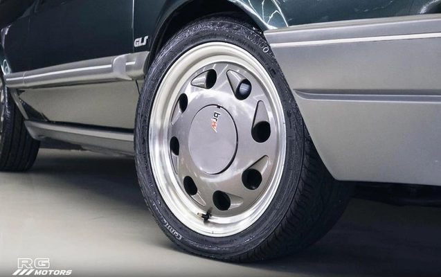 imagem-https://www.socarrao.com.br/sc-vehicle-images-prod/3216633/1786672523000-8366115_13_B_134a88c457.jpeg