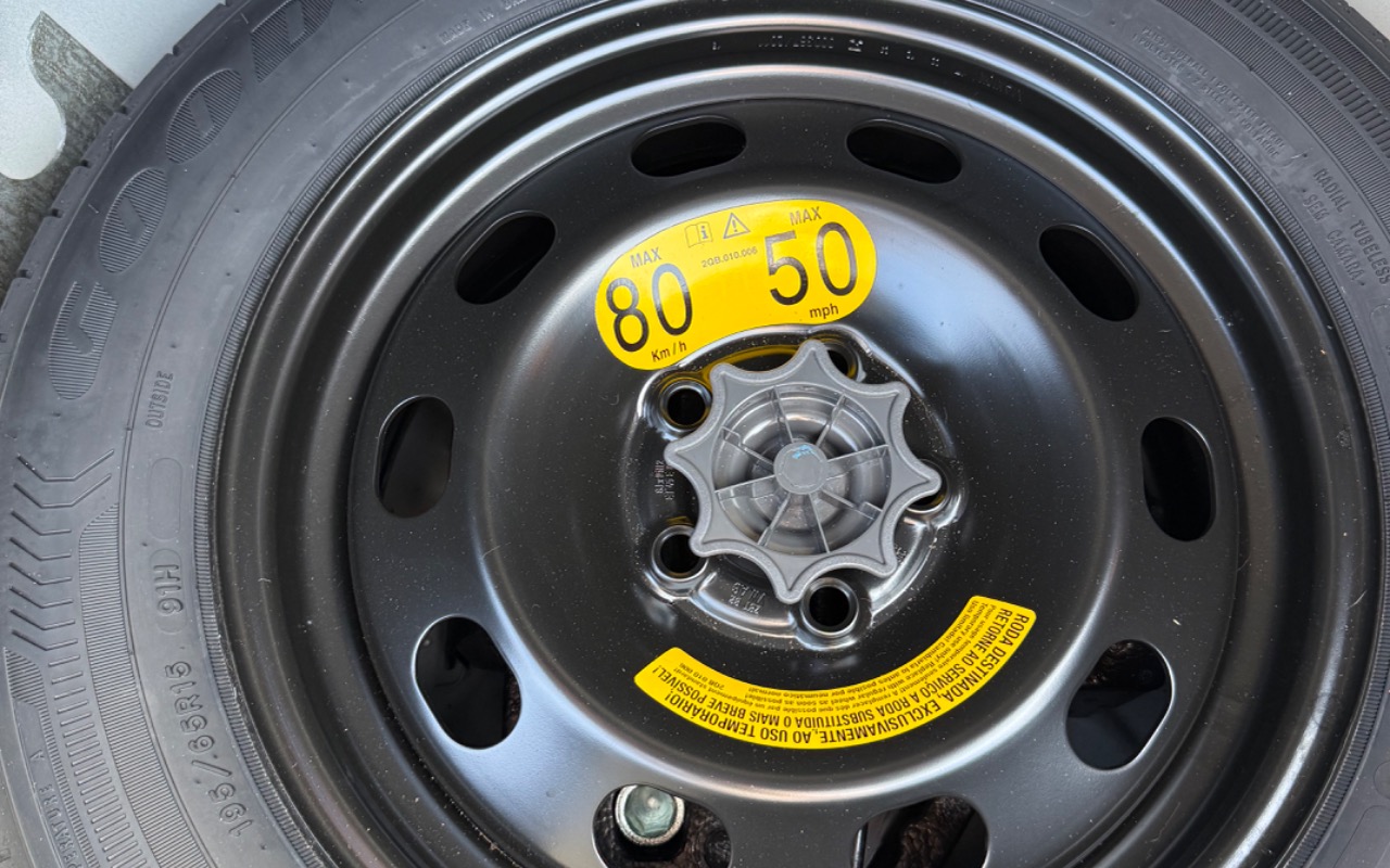 imagem-https://www.socarrao.com.br/sc-vehicle-images-prod/3217393/1786917416083-SU1HXzMwMjguanBlZw.jpeg