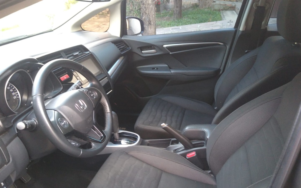 imagem-https://www.socarrao.com.br/sc-vehicle-images-prod/3226314/1787224524592-d3J2IGZyZW50ZS5qcGc.jpg