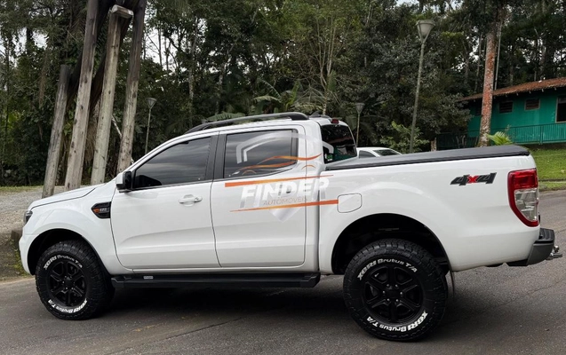 imagem-https://www.socarrao.com.br/sc-vehicle-images-prod/3226361/1786708349054-499332d5bccc40a5abdaa660793e1b2f_1786707915340.jpg