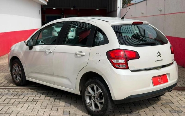 imagem-https://www.socarrao.com.br/sc-vehicle-images-prod/3227669/1790109070757-8379325_14_B_d62b7f357f.jpeg