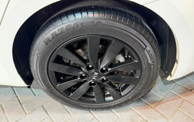 imagem-https://www.socarrao.com.br/sc-vehicle-images-prod/3227831/1786712561383-MTIuanBlZw.jpeg