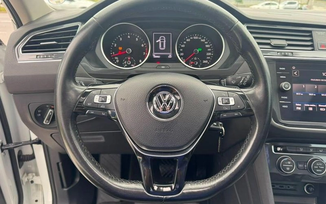 imagem-https://www.socarrao.com.br/sc-vehicle-images-prod/3227950/1789388555233-8379430_15_B_c27a57827f.jpeg