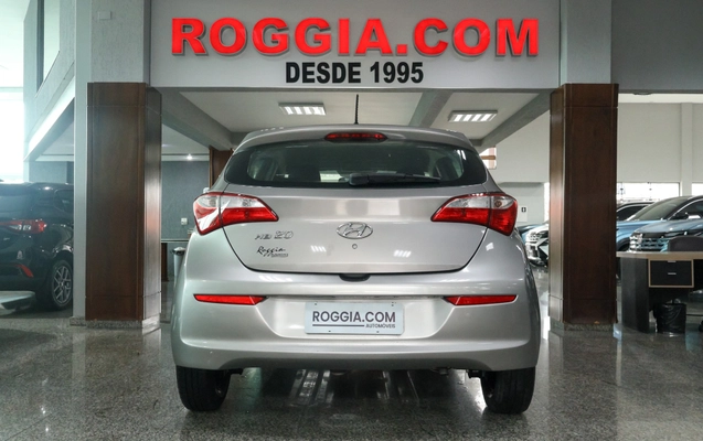 imagem-https://www.socarrao.com.br/sc-vehicle-images-prod/3227994/1787922328810-dd68ed12-1f25-436a-a944-0a0f598d960d.jpg