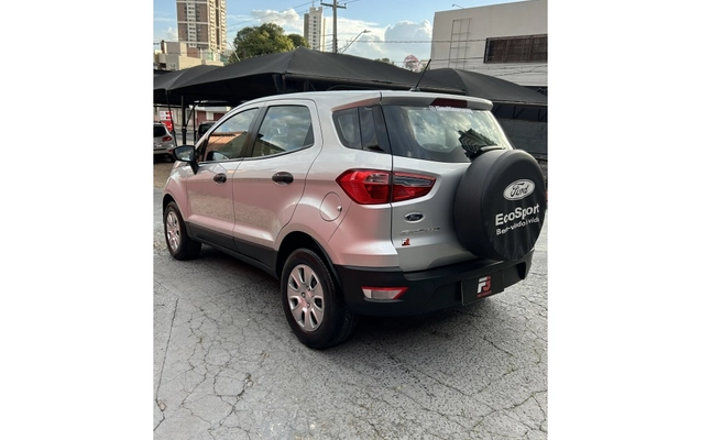 imagem-https://www.socarrao.com.br/sc-vehicle-images-prod/3228171/1786713329263-1_014001.jpg