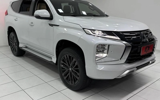 imagem-https://www.socarrao.com.br/sc-vehicle-images-prod/3228415/1789136743580-8378301_21_B_e2bc499371.jpeg