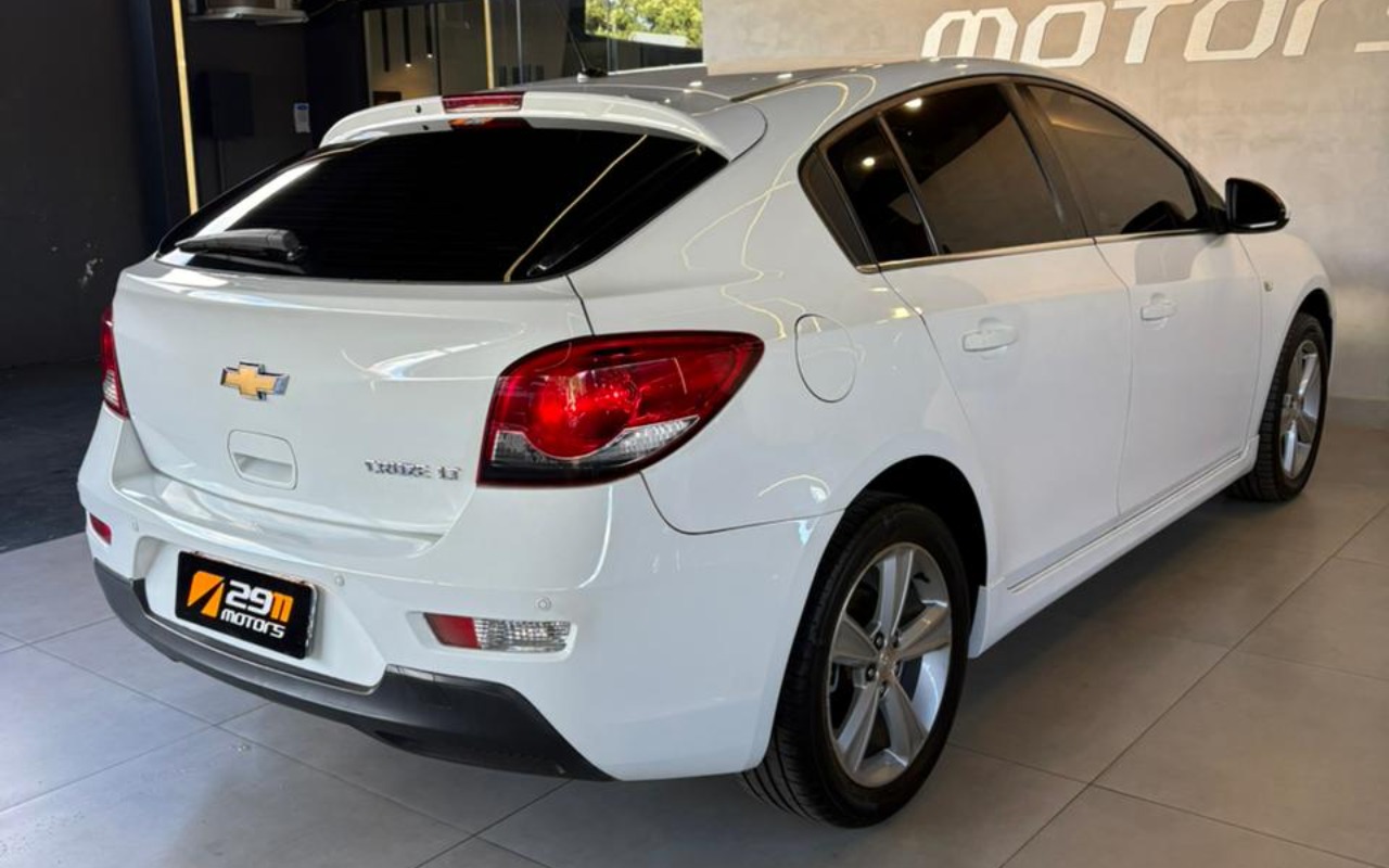 imagem-https://www.socarrao.com.br/sc-vehicle-images-prod/3228606/1786714584902-V2hhdHNBcHAgSW1hZ2UgMjAyNi0wOC0xNCBhdCAxMC4zMi40NyAoMSkuanBlZw.jpeg