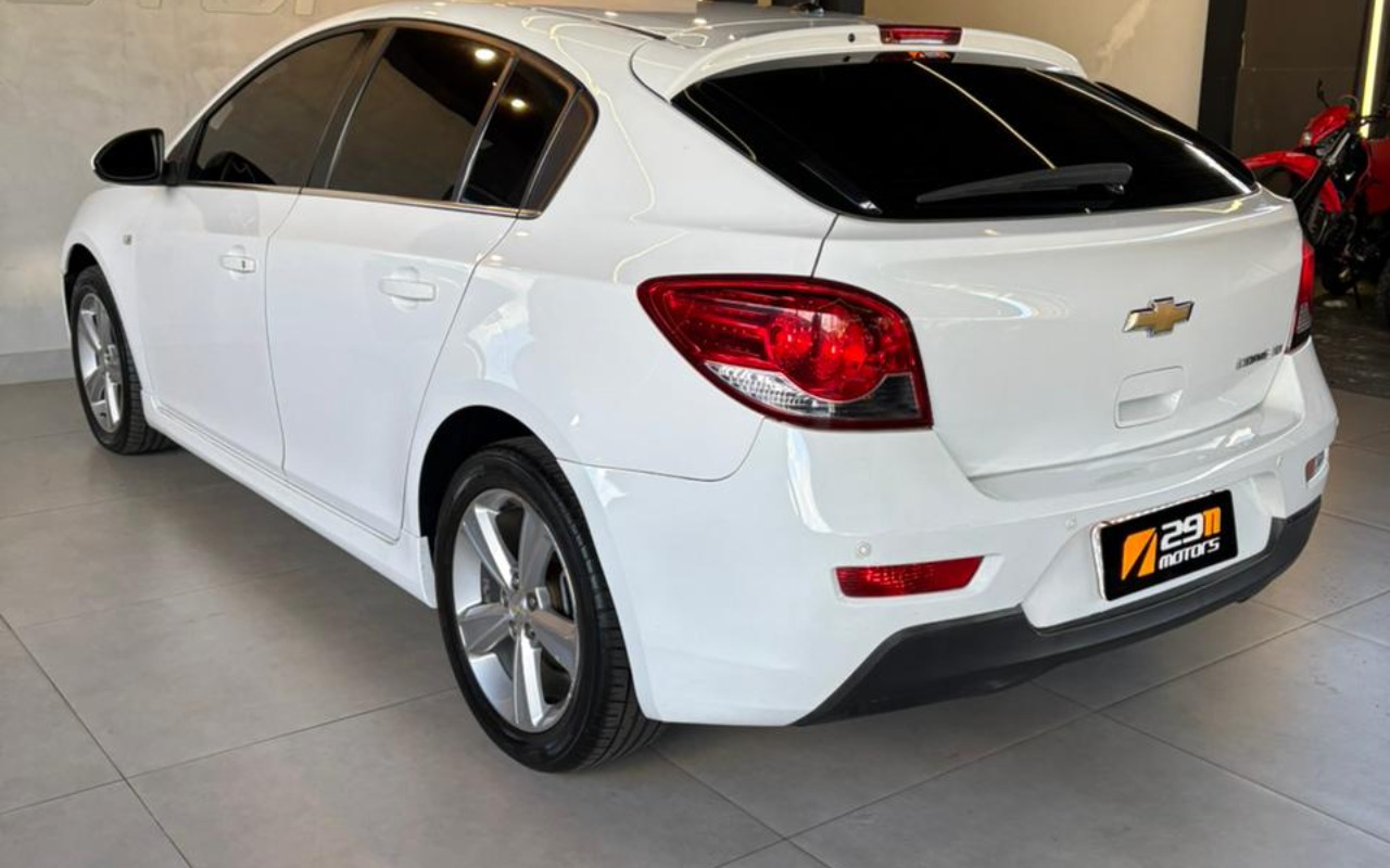imagem-https://www.socarrao.com.br/sc-vehicle-images-prod/3228606/1786714584967-V2hhdHNBcHAgSW1hZ2UgMjAyNi0wOC0xNCBhdCAxMC4zMi40OSAoMykuanBlZw.jpeg