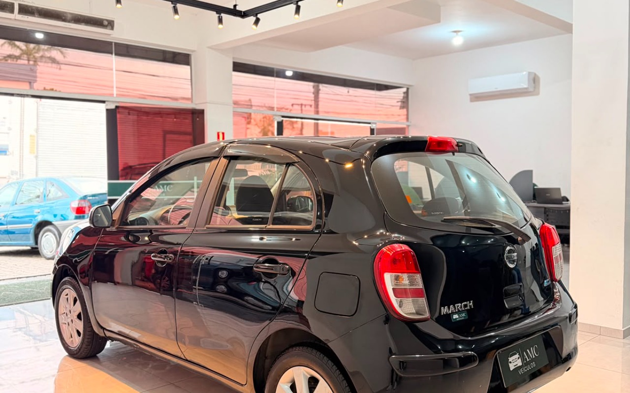 imagem-https://www.socarrao.com.br/sc-vehicle-images-prod/3228660/1786714760030-V2hhdHNBcHAgSW1hZ2UgMjAyNi0wOC0xMyBhdCAxNC40My4zMSAoMikuanBlZw.jpeg