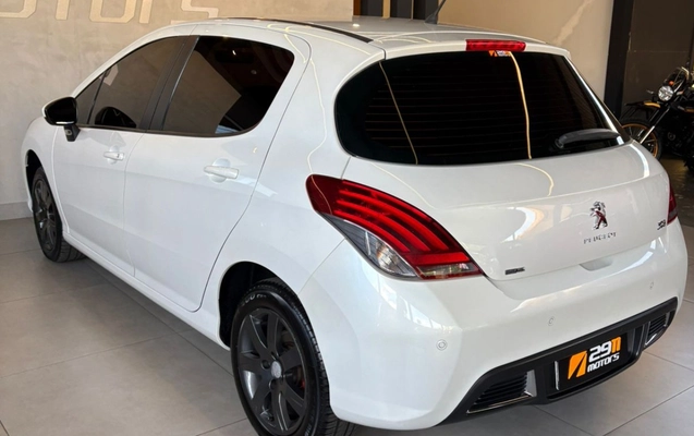 imagem-https://www.socarrao.com.br/sc-vehicle-images-prod/3228865/1786715134060-V2hhdHNBcHAgSW1hZ2UgMjAyNi0wOC0xNCBhdCAxMC40Mi40MiAoMSkuanBlZw.jpeg