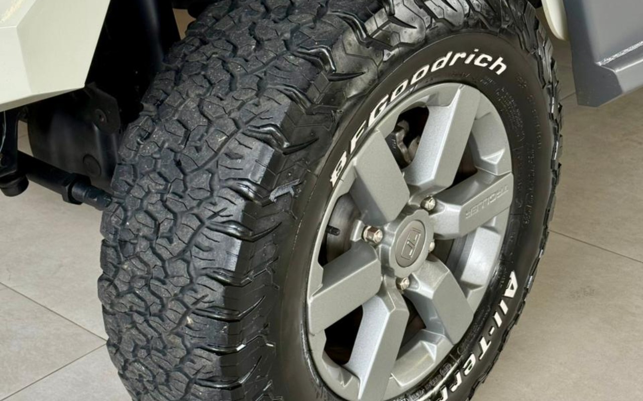 imagem-https://www.socarrao.com.br/sc-vehicle-images-prod/3229410/1786716886632-V2hhdHNBcHAgSW1hZ2UgMjAyNi0wOC0xNCBhdCAxMS4wMi4xMy5qcGVn.jpeg