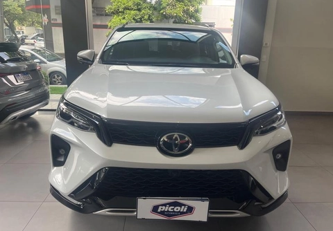 Toyota Hilux SW4 2024 Branco — foto 1 de 3