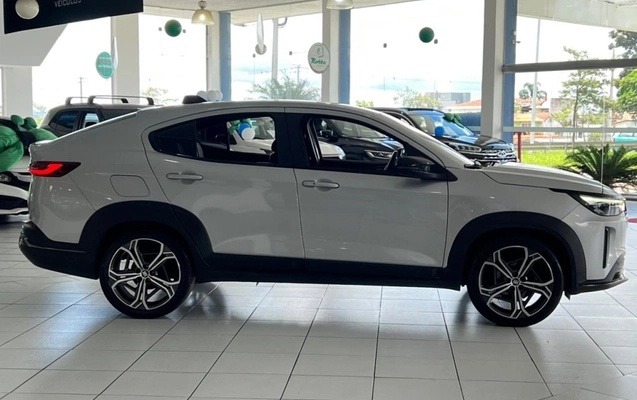 imagem-https://www.socarrao.com.br/sc-vehicle-images-prod/3230065/1786718476762-27_121727.jpg