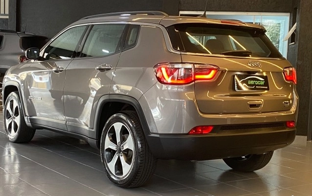 imagem-https://www.socarrao.com.br/sc-vehicle-images-prod/3230066/1787666998664-640_480_jeep-compass-2-0-longitude-flex-aut-17-18-c4b6db-2.jpg