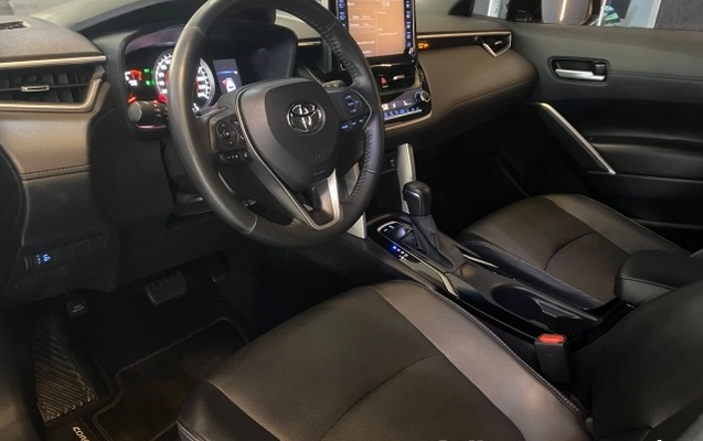 imagem-https://www.socarrao.com.br/sc-vehicle-images-prod/3230066/1787666998667-640_480_jeep-compass-2-0-longitude-flex-aut-17-18-c4b6db-7.jpg