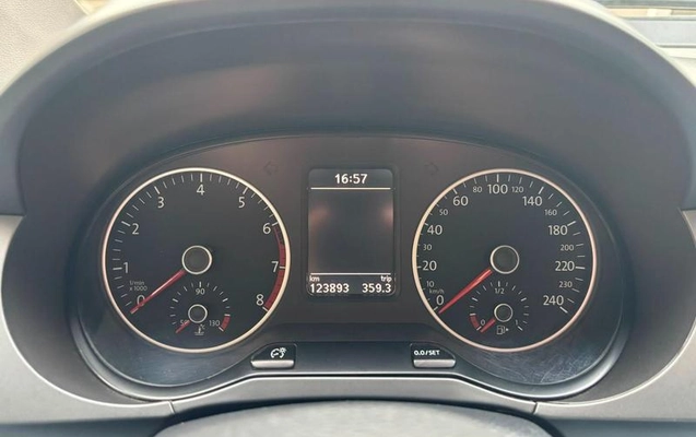 imagem-https://www.socarrao.com.br/sc-vehicle-images-prod/3230241/1786796927692-8380130_7_B_821bed8b19.jpeg
