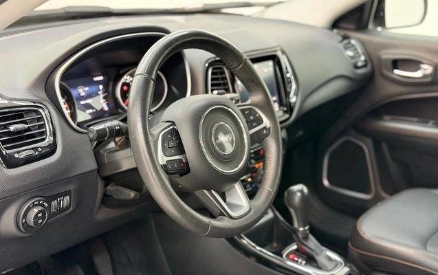 imagem-https://www.socarrao.com.br/sc-vehicle-images-prod/3230391/1786719177266-8375740_5_B_fe3cb2c317.jpeg