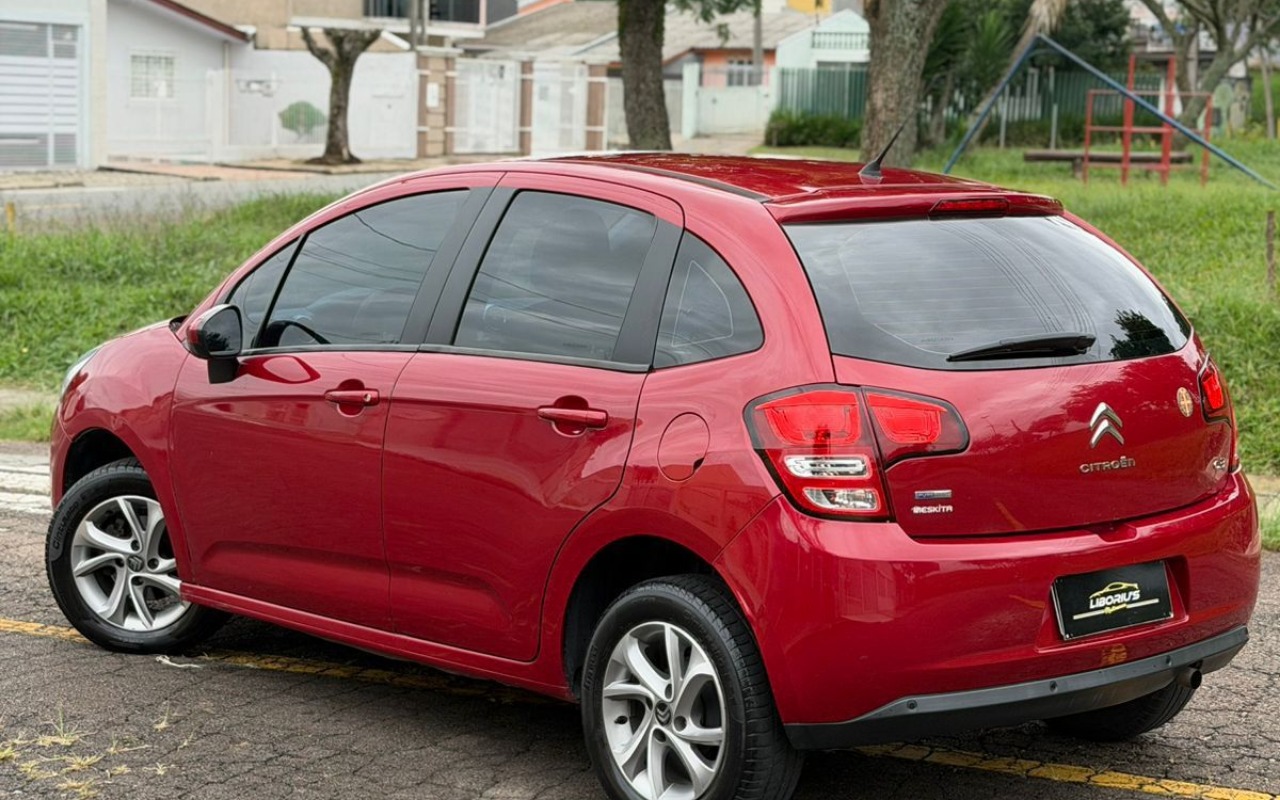 imagem-https://www.socarrao.com.br/sc-vehicle-images-prod/3230825/1786720363502-V2hhdHNBcHAgSW1hZ2UgMjAyNi0wNi0yMyBhdCAxNS40NS4wMCAoMikuanBlZw.jpeg