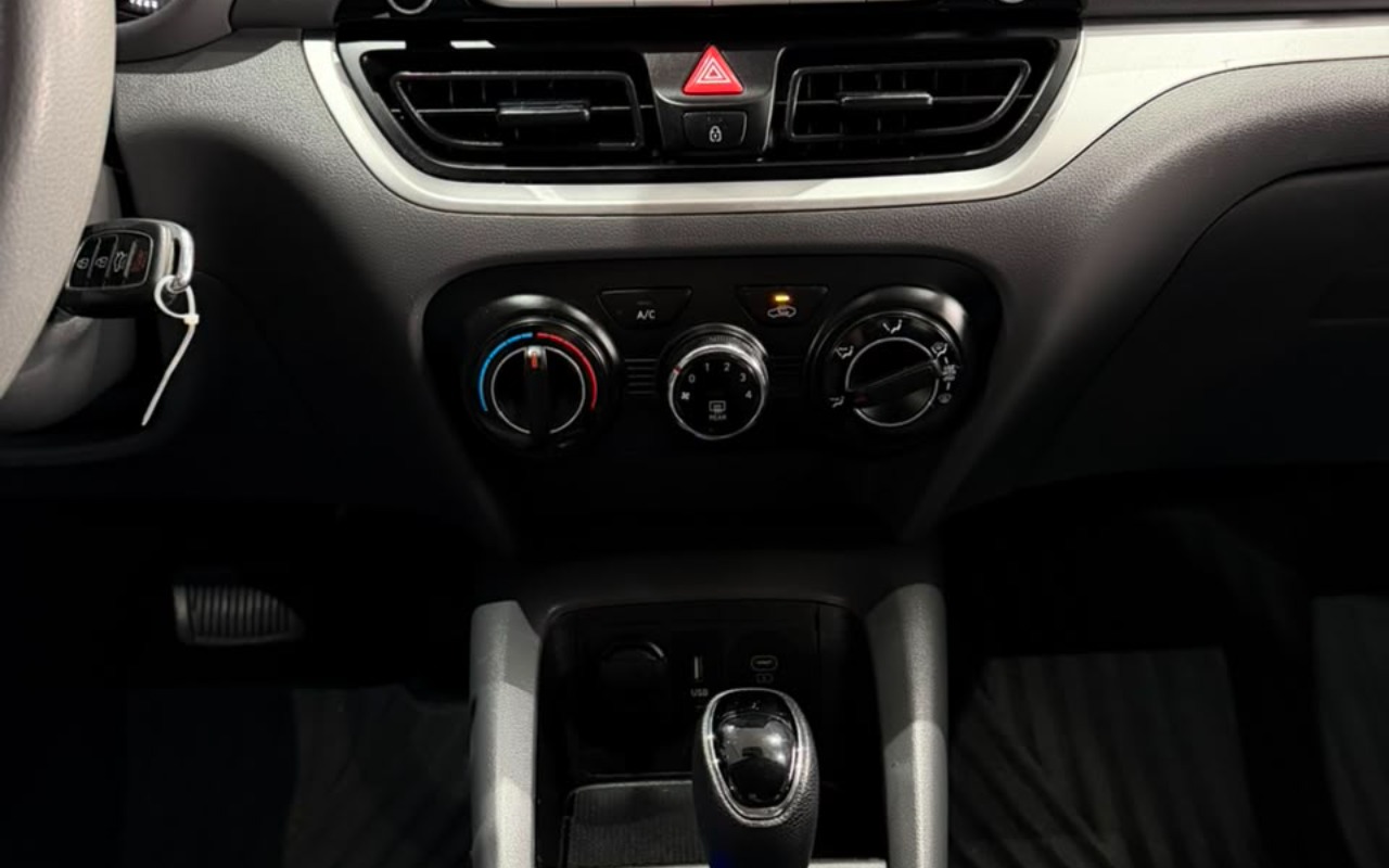 imagem-https://www.socarrao.com.br/sc-vehicle-images-prod/3231034/1786720724051-V2hhdHNBcHAgSW1hZ2UgMjAyNi0wOC0xNCBhdCAxMi4wNC40MiAoMSkuanBlZw.jpeg