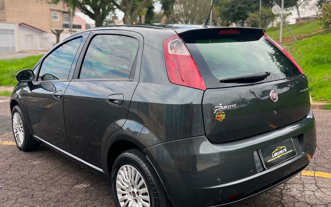 imagem-https://www.socarrao.com.br/sc-vehicle-images-prod/3231253/1786721378143-ZGUyZGMxNGYtYTliMy00NDEyLTg1NmMtMzBhZjUzMGE2NjljLmpwZw.jpg
