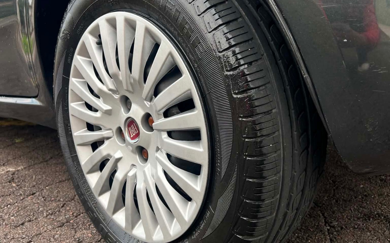 imagem-https://www.socarrao.com.br/sc-vehicle-images-prod/3231253/1786721378421-MmNkMzJjOWYtNDg3My00ZGY1LWE0MDktNGM2ODUwMzk1Y2M5LmpwZw.jpg