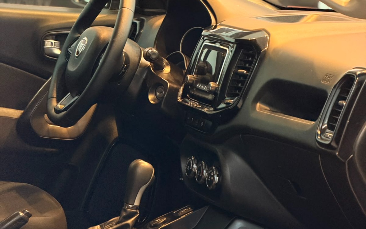imagem-https://www.socarrao.com.br/sc-vehicle-images-prod/3231380/1786721621911-V2hhdHNBcHAgSW1hZ2UgMjAyNi0wOC0xNCBhdCAxMC40My4xNyAoMikuanBlZw.jpeg