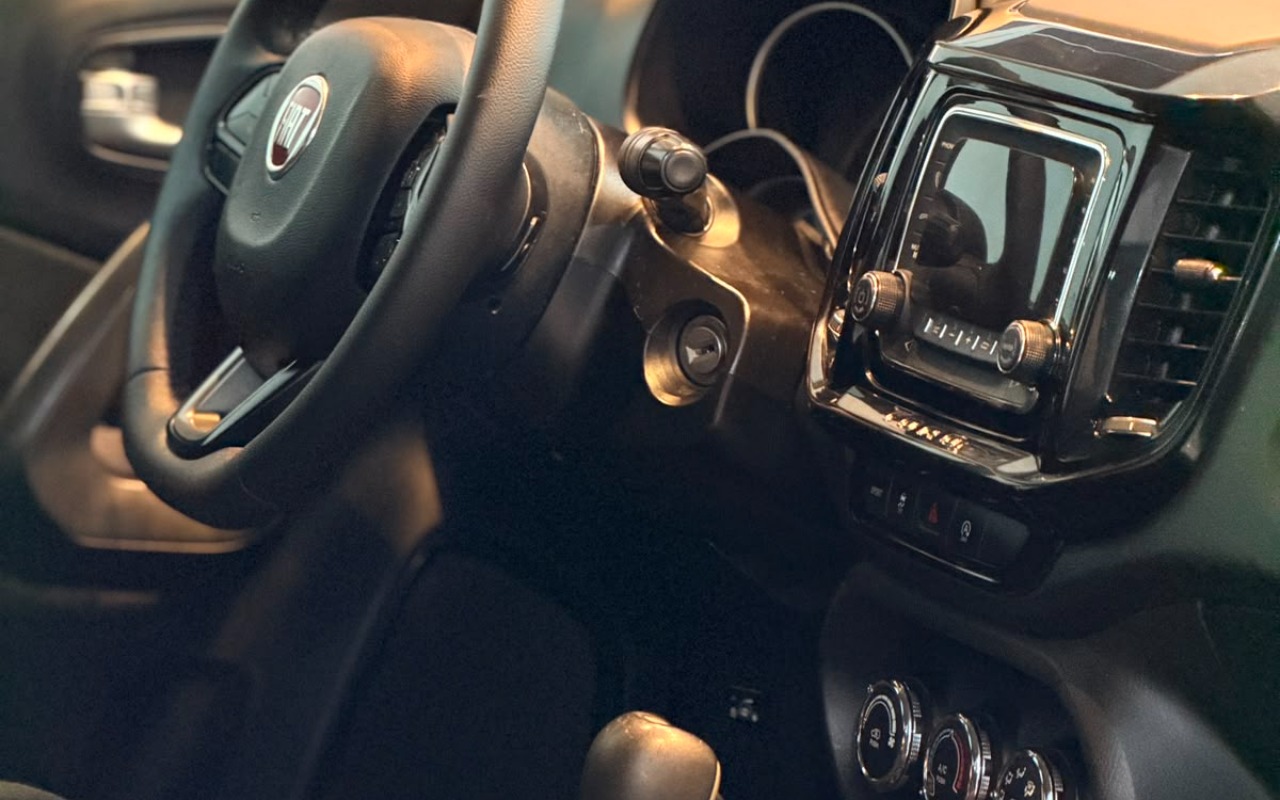 imagem-https://www.socarrao.com.br/sc-vehicle-images-prod/3231380/1786721622046-V2hhdHNBcHAgSW1hZ2UgMjAyNi0wOC0xNCBhdCAxMC40My4xNyAoMSkuanBlZw.jpeg