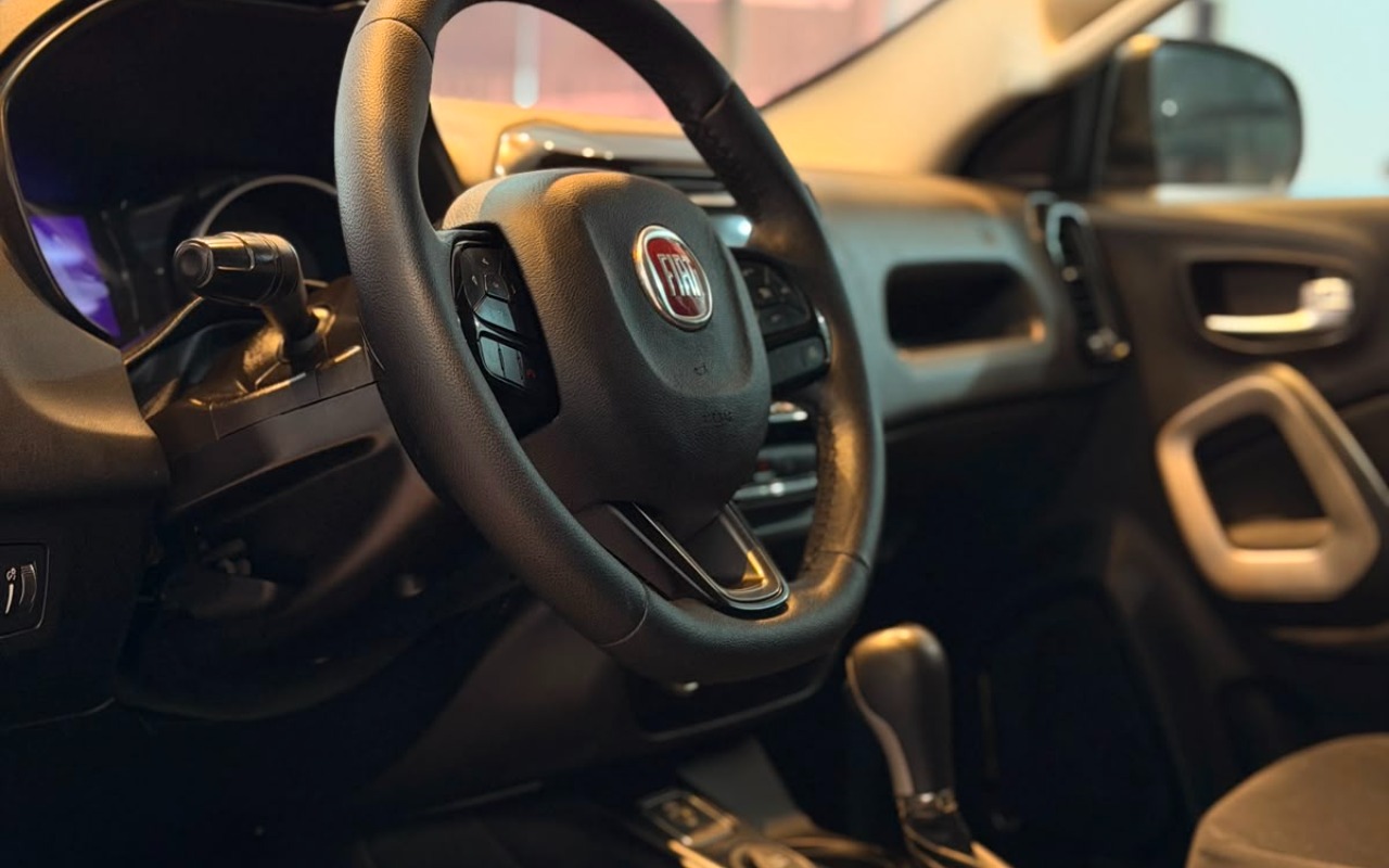 imagem-https://www.socarrao.com.br/sc-vehicle-images-prod/3231380/1786721622438-V2hhdHNBcHAgSW1hZ2UgMjAyNi0wOC0xNCBhdCAxMC40My4yMS5qcGVn.jpeg