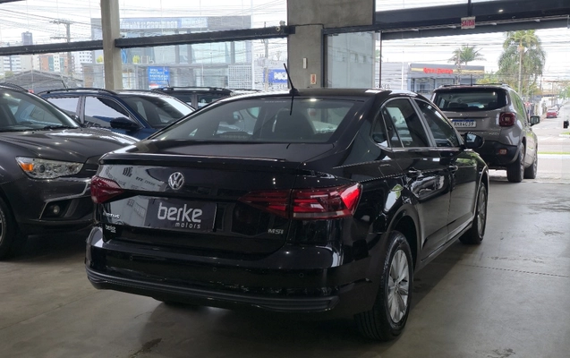 imagem-https://www.socarrao.com.br/sc-vehicle-images-prod/3231984/1790277737077-MTM5LmpwZw.jpg