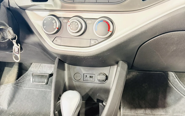 imagem-https://www.socarrao.com.br/sc-vehicle-images-prod/3232488/1786724508898-003_957edcb20d51459fc1bf932fc0b5f442.jpeg
